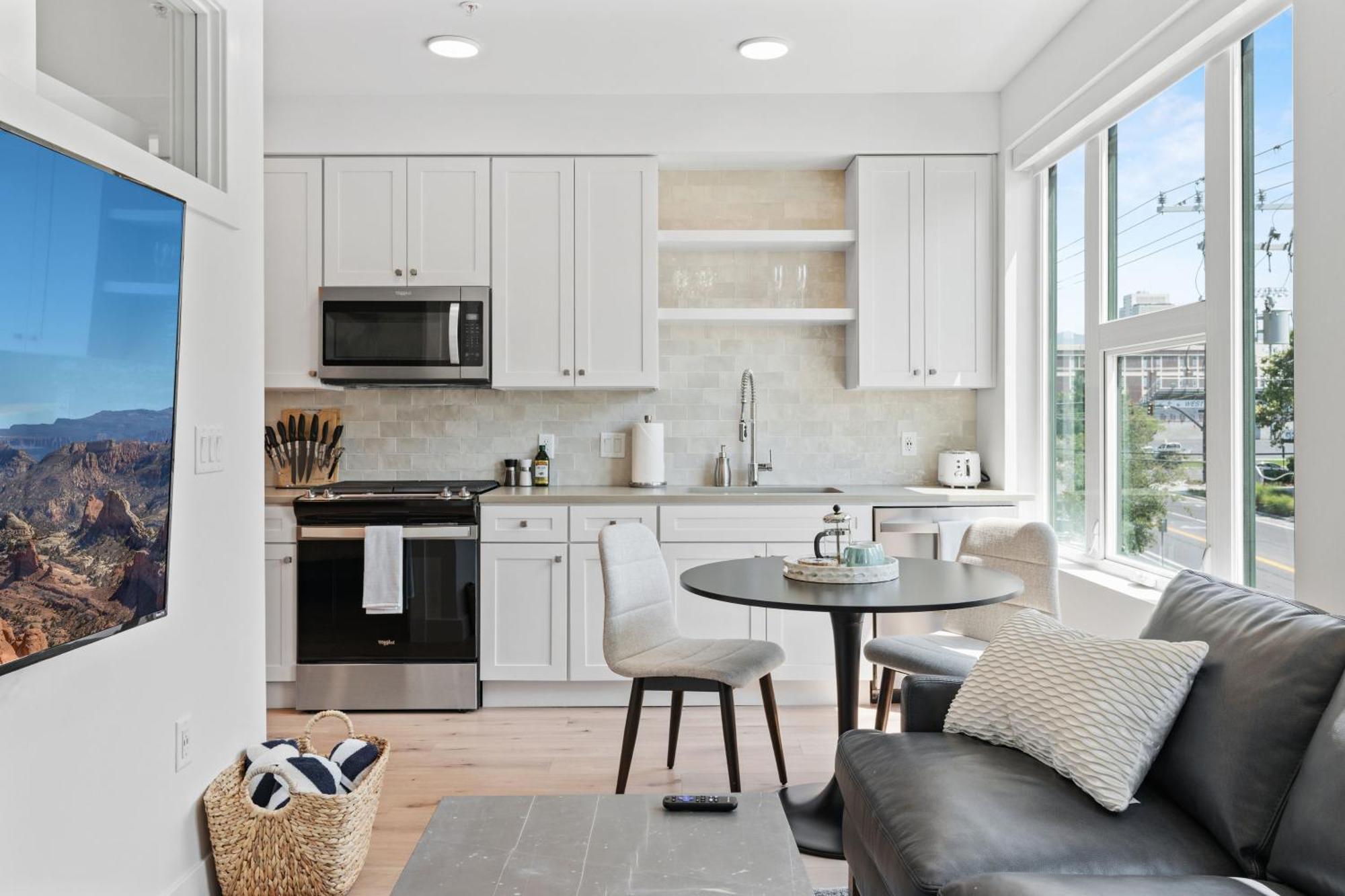 Outstanding Amenities-New Complex- Downtown Luxury Apartment Salt Lake City Bagian luar foto