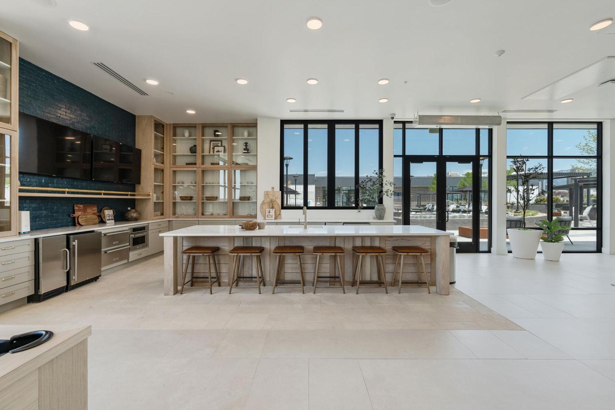 Outstanding Amenities-New Complex- Downtown Luxury Apartment Salt Lake City Bagian luar foto