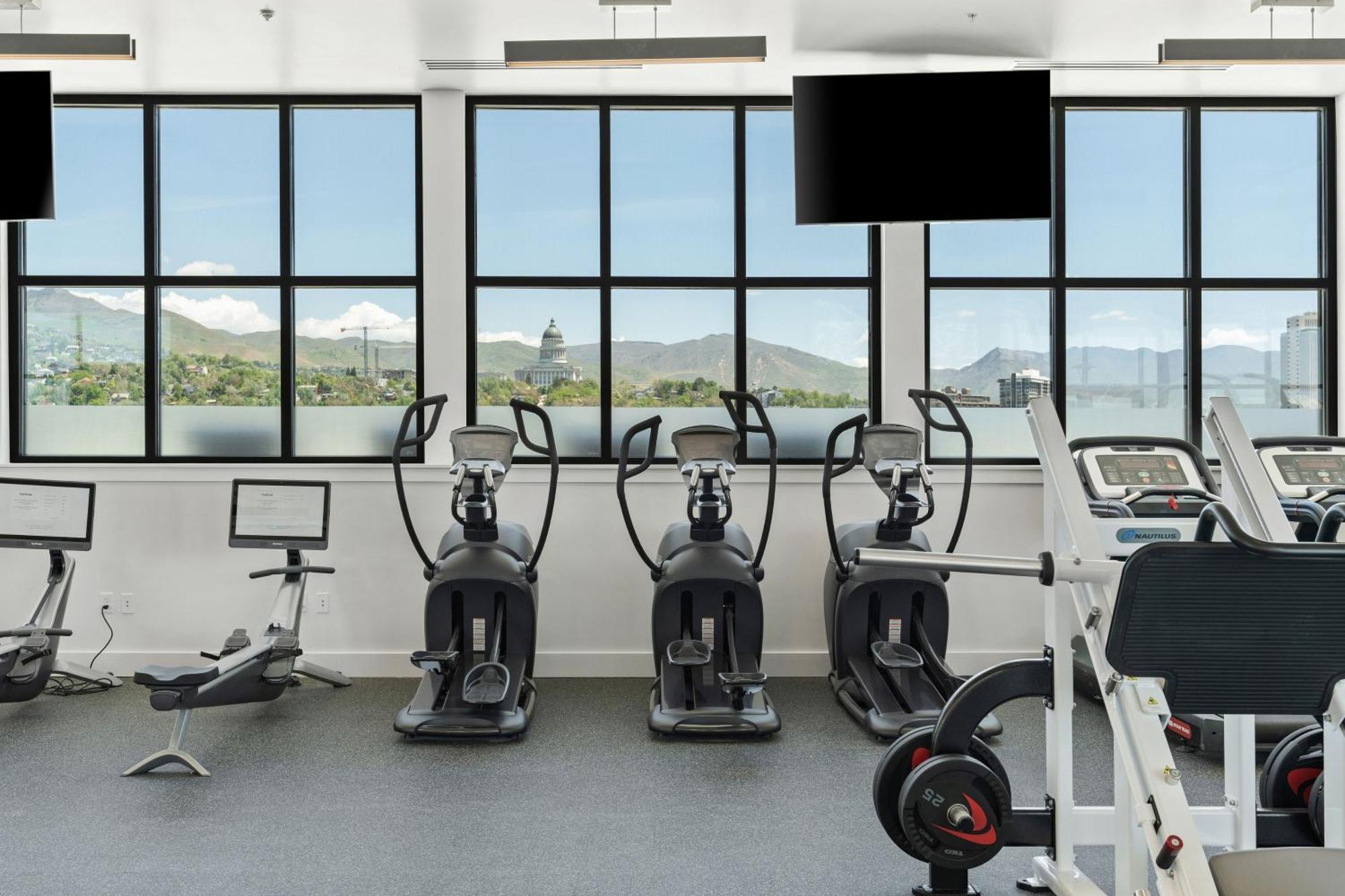 Outstanding Amenities-New Complex- Downtown Luxury Apartment Salt Lake City Bagian luar foto