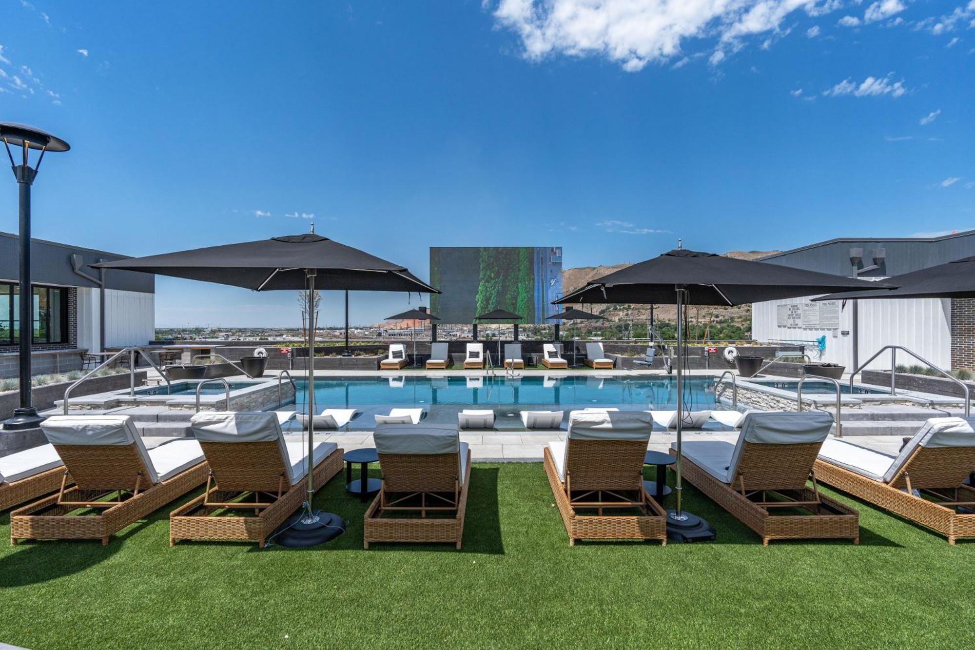 Outstanding Amenities-New Complex- Downtown Luxury Apartment Salt Lake City Bagian luar foto